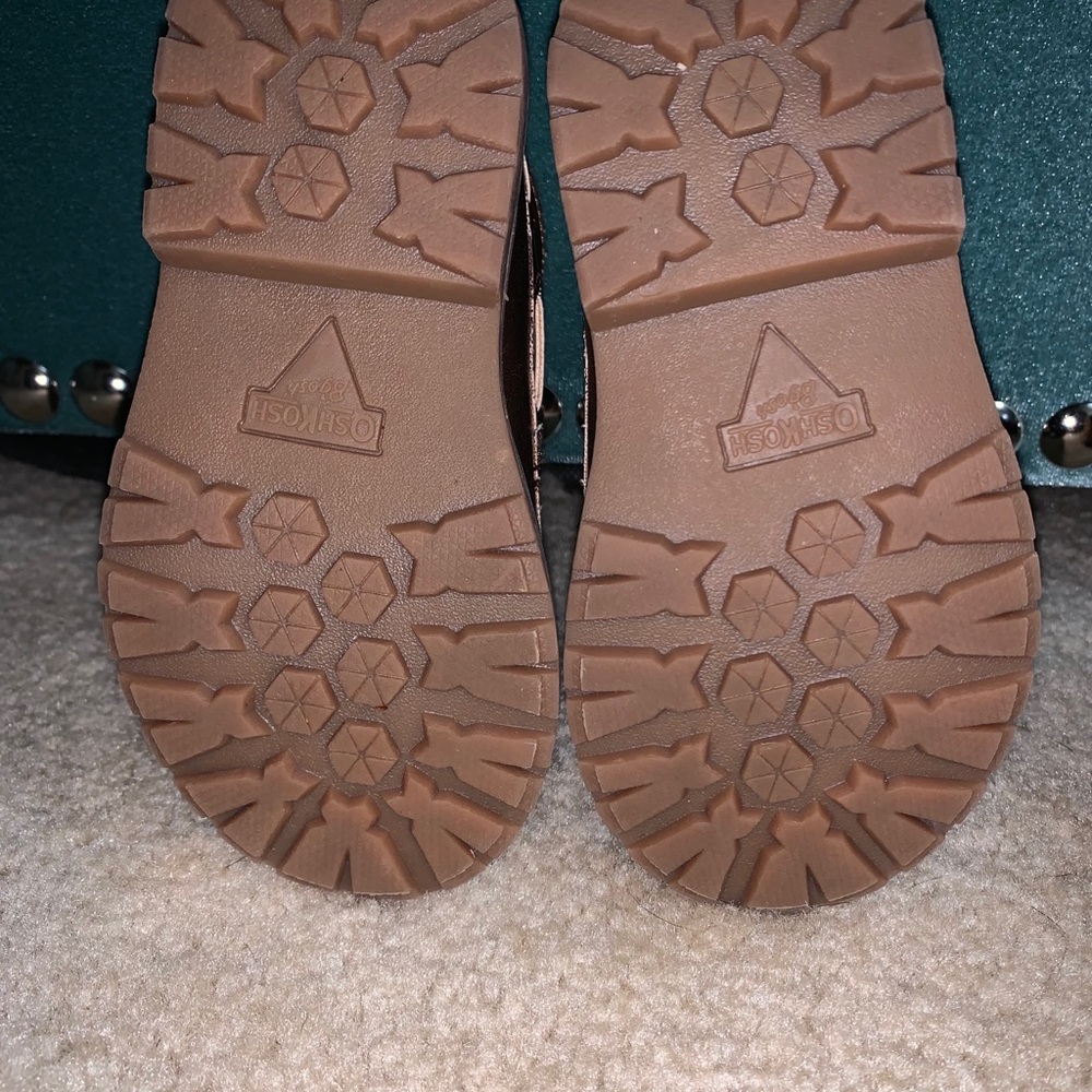 OSHKOSH boots